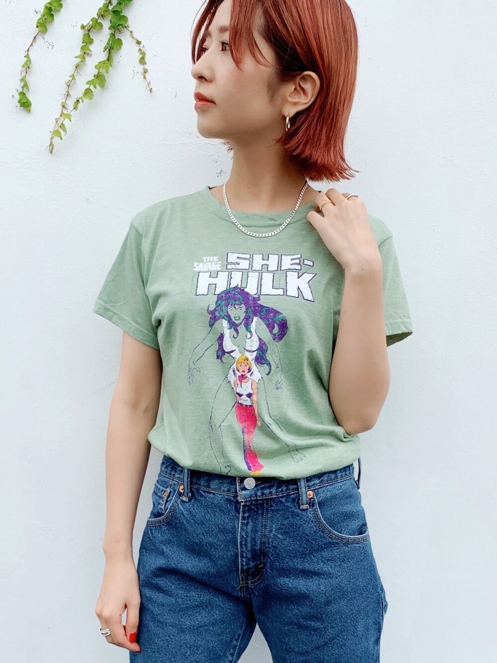 「大人カジュアル、古着、古着コーデ、古着女子、デニム、夏コーデ、Tシャツ、アメコミT、休日スタイル、デニムコーデ」｜「ICY 古着屋のアイテム（Tシャツ/カットソー、グリーン系）」を使った、ICY  さん（レディース・158cm）の夏コーディネートの1枚目の写真