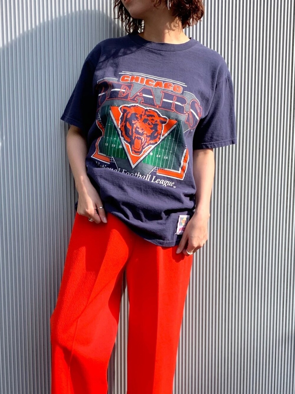 「古着、楽チンコーデ、ゆるコーデ、ロゴT、プリントT、used、90'sスタイル、夏、赤パンツ、Tシャツ」｜「ICY古着屋のアイテム（トップス、その他）」を使った、ICY  さん（レディース・158cm）の春コーディネートの1枚目の写真