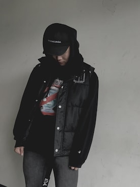 「BALENCIAGA」｜「アイテム（ダウンベスト）」を使った、koki さん（メンズ・175cm）の秋コーディネート