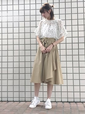 「earth music&ecology（アースミュージックアンドエコロジー）の・シフォンフラワープリントブラウス（シャツ/ブラウス）」を使った、🍦みうみ🍦さん（レディース・165cm）の夏コーディネート