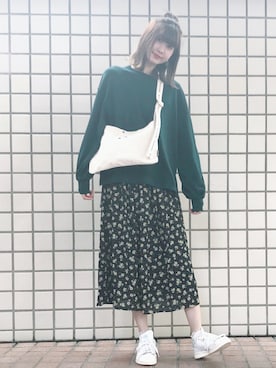 「earth music&ecology（アースミュージックアンドエコロジー）のアイテム（ショルダーバッグ、ブラック系）」を使った、🍦みうみ🍦さん（レディース・165cm）の秋コーディネート