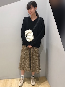 「花柄スカート」｜🍦みうみ🍦さん（レディース・165cm・20代）の秋コーディネート
