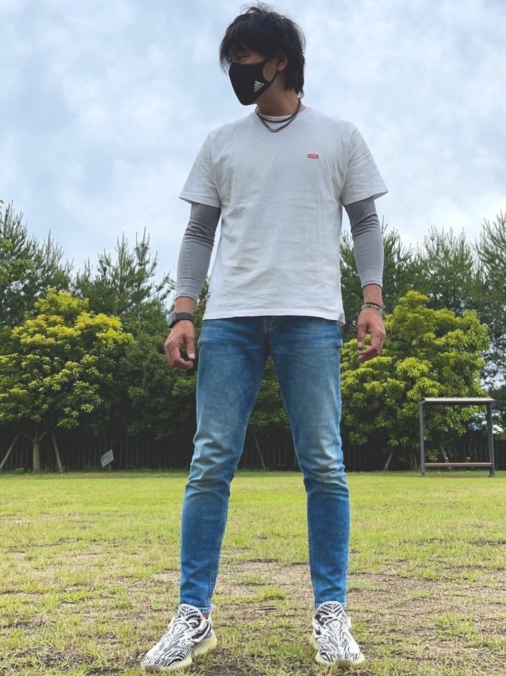 「休日スタイル」｜「CHUMSの【WEB限定】CHUMS/チャムス 半袖Tシャツ 01-1326（Tシャツ/カットソー、ホワイト系）」を使った、ハルさん（メンズ・181cm）の夏コーディネートの1枚目の写真