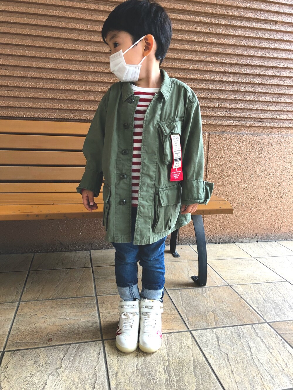 「ミリタリー、カーキ、ボーダー、男の子、男の子コーデ、おとこのこ、4歳」｜「DENIM DUNGAREEのアイテム（ミリタリージャケット、グリーン系）」を使った、chisaさん（キッズ・100cm）の冬コーディネートの1枚目の写真