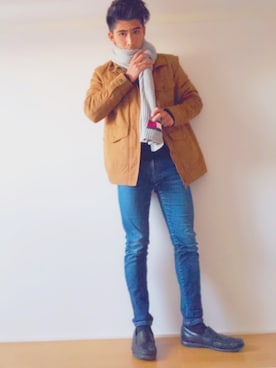 「TOMMY HILFIGER（トミーヒルフィガー）のアイテム（マフラー）」を使った、伊礼あきらさん（メンズ・171cm）の冬コーディネート