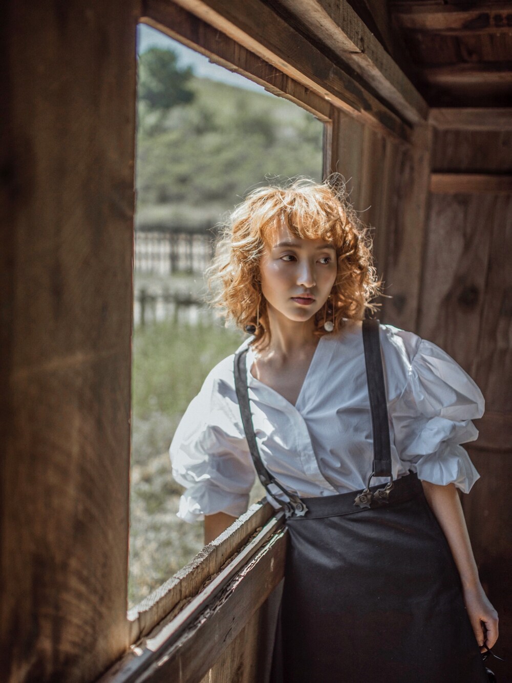 「summer、girl、VINTAGE、black and white、black、shirts、skirt、california」｜「STELLA McCARTNEYのアイテム（イヤリング、ホワイト系）」を使った、mengliliu01さん（レディース・165cm）の夏コーディネートの1枚目の写真