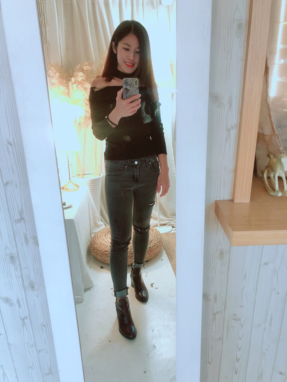 「VOGUE、PAZZO、fashion、FOREVER 21、ZARA、WEARBOOKエントリー、Taiwan」｜「ZARAのアイテム（ブーティ、レッド系）」を使った、Cathy/千千さん（レディース・157cm）の冬コーディネートの1枚目の写真