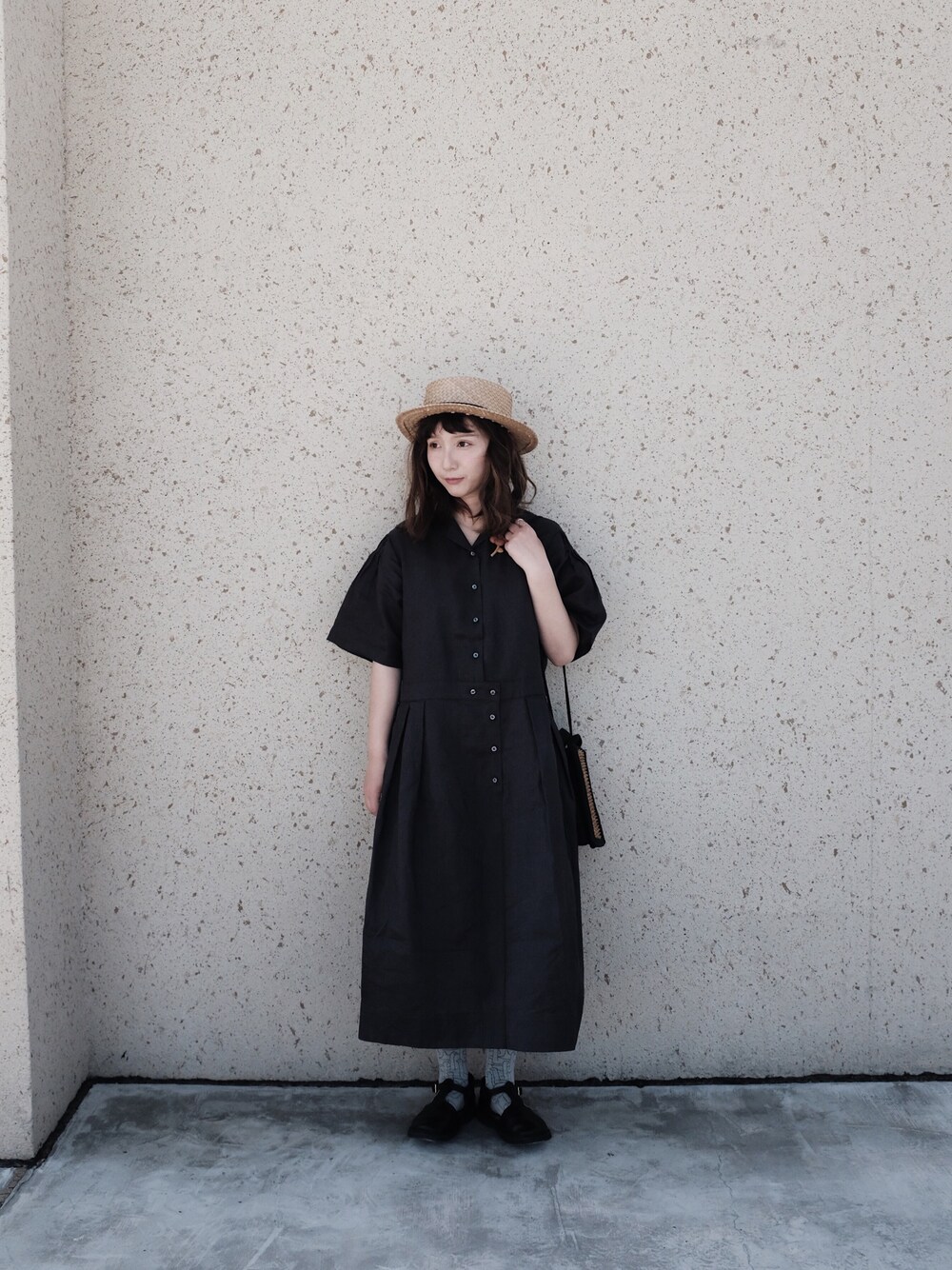 「bulle de savonのラミー　オープンカラーワンピース（ワンピース、ブラック系）」を使った、satouさん（レディース・158cm）の夏コーディネートの1枚目の写真