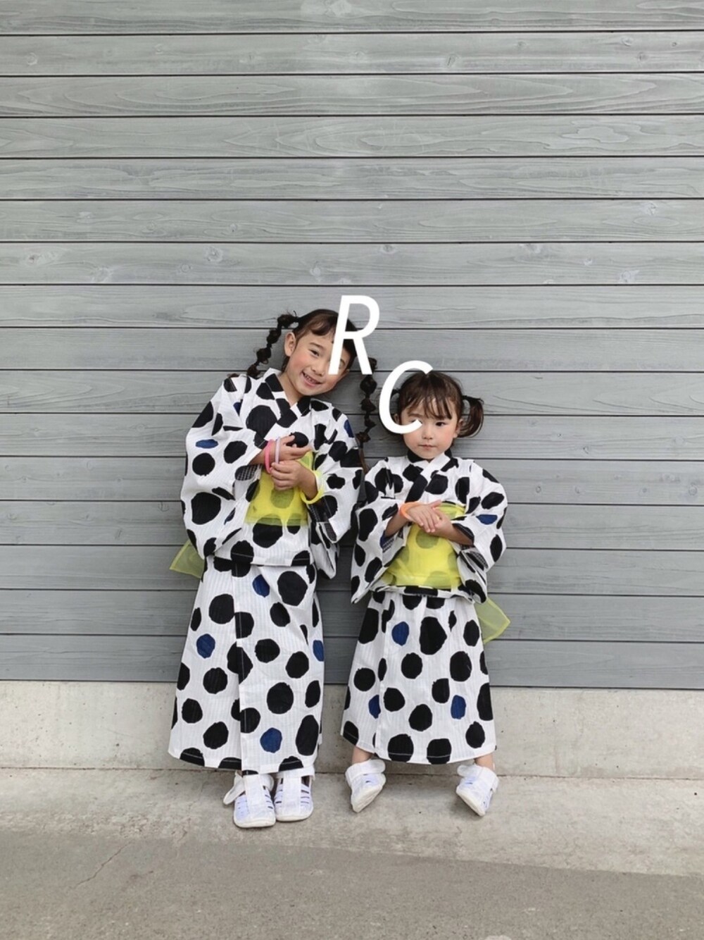 「浴衣、夏祭り、姉妹コーデ、姉妹、バースデイ、水玉、ドット」｜「BRANSHESの「IFME/イフミー」コラボレースウォーターシューズ13cm-19cm（サンダル、ホワイト系）」を使った、csmmさん（レディース・155cm）の夏コーディネートの1枚目の写真