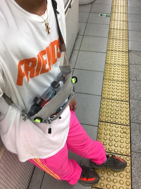 「Gosha Rubchinskiy（ゴーシャラブチンスキー）のアイテム（パンツ）」を使った、井上哲人さん（メンズ・170cm）の夏コーディネート