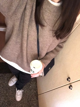 「OZOC（オゾック）のアイテム（Tシャツ/カットソー）」を使った、かなこさん（レディース・156cm）の冬コーディネート