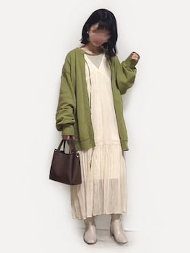 「ピスタチオ」｜「アイテム（スウェット）」を使った、まかろにさん（レディース・157cm）の春コーディネート