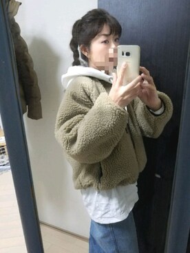 「UNIQLO（ユニクロ）のハイライズワイドストレートジーンズ（デニムパンツ）」を使った、saeさん（レディース・162cm）の冬コーディネート