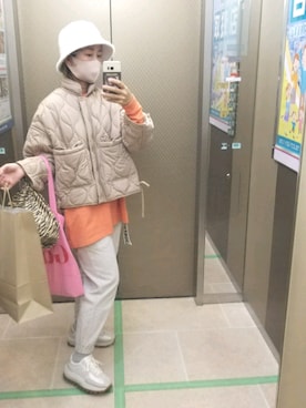 「アイテム（ダウンジャケット/コート、ベージュ系）」を使った、saeさん（レディース・162cm）の春コーディネート