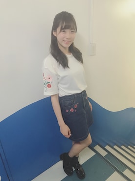 「Honeys（ハニーズ）のアイテム（Tシャツ/カットソー、ホワイト系）」を使った、結原弓愛さん（レディース・160cm）の夏コーディネート