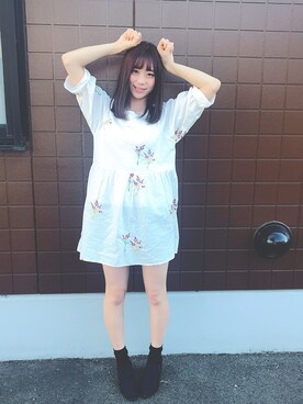 「weiya-fushiのアイテム（ワンピース、ホワイト系）」を使った、結原弓愛さん（レディース・160cm）の秋コーディネート