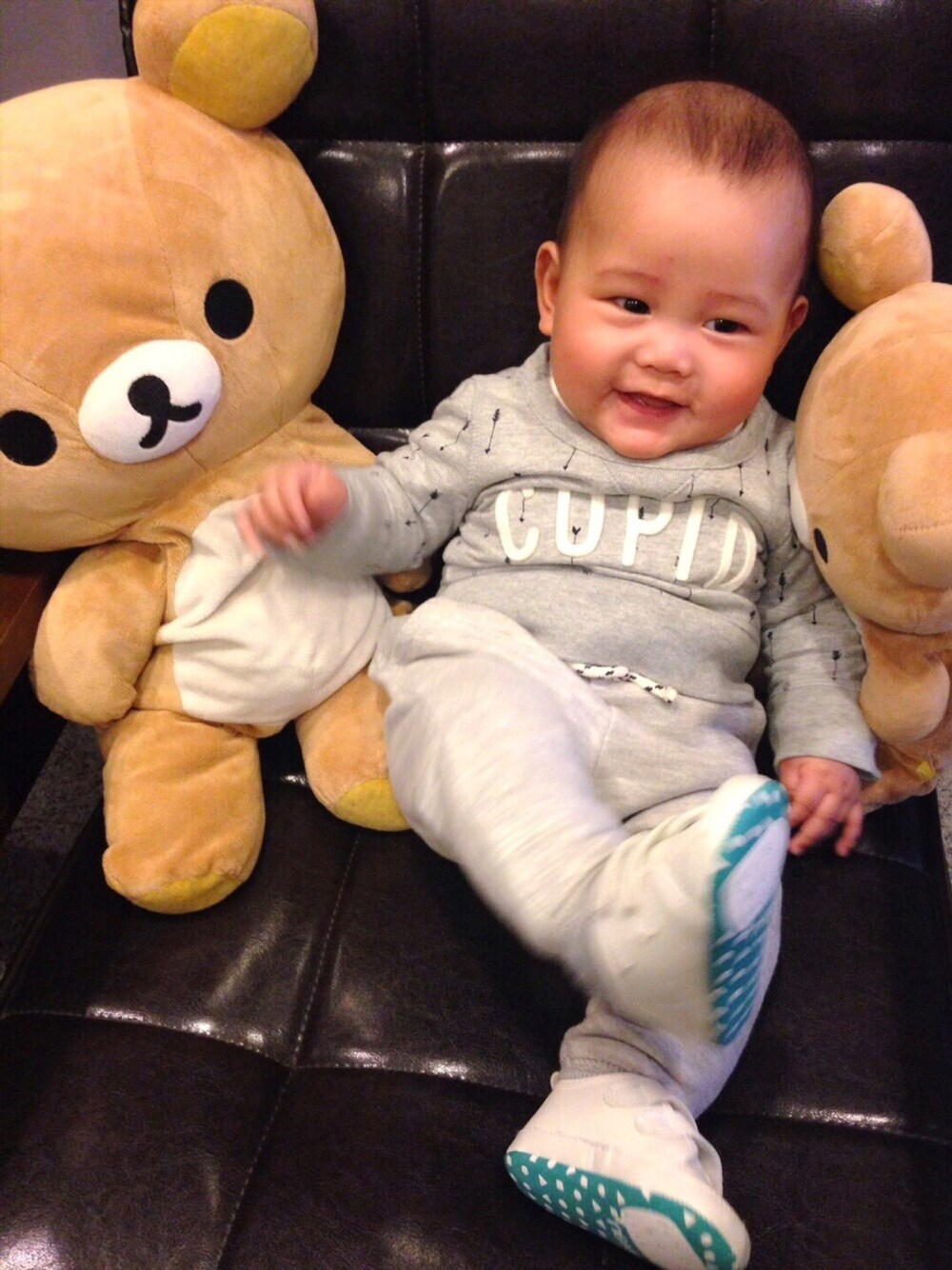 「baby、boy」｜「ZARA KIDSのアイテム（その他パンツ、グレー系）」を使った、Kyle0916さん（キッズ・70cm）の夏コーディネートの1枚目の写真