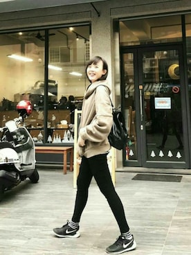 「アイテム（その他トップス、ブラウン系）」を使った、Xeniaさん（レディース・168cm）の春コーディネート