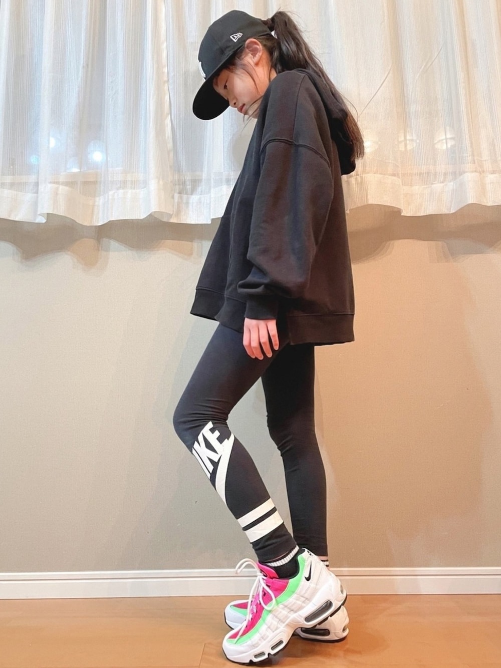 「9歳、女の子、習い事、ダンス、スニーカーコーデ、スニーカー女子、ダンスコーデ」｜「BREEZEのアイテム（パーカー、ブラック系）」を使った、ai.to...ku.maさん（キッズ・136cm）の春コーディネートの1枚目の写真