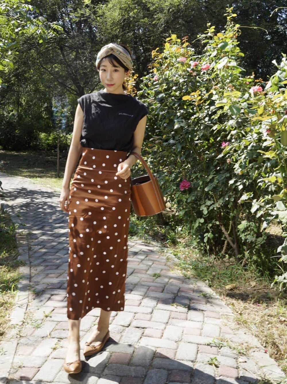 「ootd、大人カジュアル、大人コーデ、秋のコーデ、秋コーデ」｜「STAUDのアイテム（ドラムバッグ、ブラウン系）」を使った、nownowさん（レディース・158cm）の夏コーディネートの1枚目の写真
