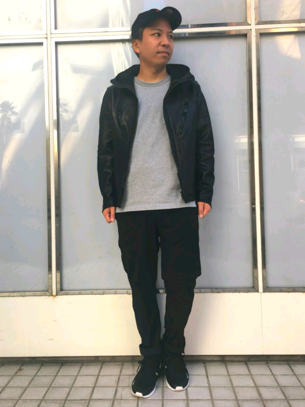 「シンプル、レザー、レザージャケット、AVIREX、黒、キレイめ、leather、ootd、秋コーデ、AVIREX新潟店」｜「AVIREXのAVIREX/アヴィレックス/ シープ フーディージャケット/ SHEEP HOODY JACKET（ブルゾン、ブラック系）」を使った、SUGAYA！さん（メンズ・164cm）の秋コーディネートの1枚目の写真