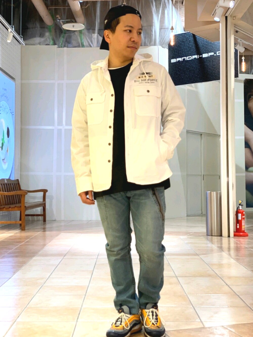 「シャツ、AVIREX、休日スタイル、デニムパンツ、ラフ、ootd、シンプルコーデ、カジュアルコーデ、今日のコーデ、AVIREXBelle」｜「AVIREXの【InRed11月号掲載】×NEW ERA 9フォーティー Aフレーム ロゴキャップ アジャスタブル/9 FORTY A-FRAME LOGO CAP（キャップ、ブラック系）」を使った、SUGAYA！さん（メンズ・164cm）の春コーディネートの1枚目の写真
