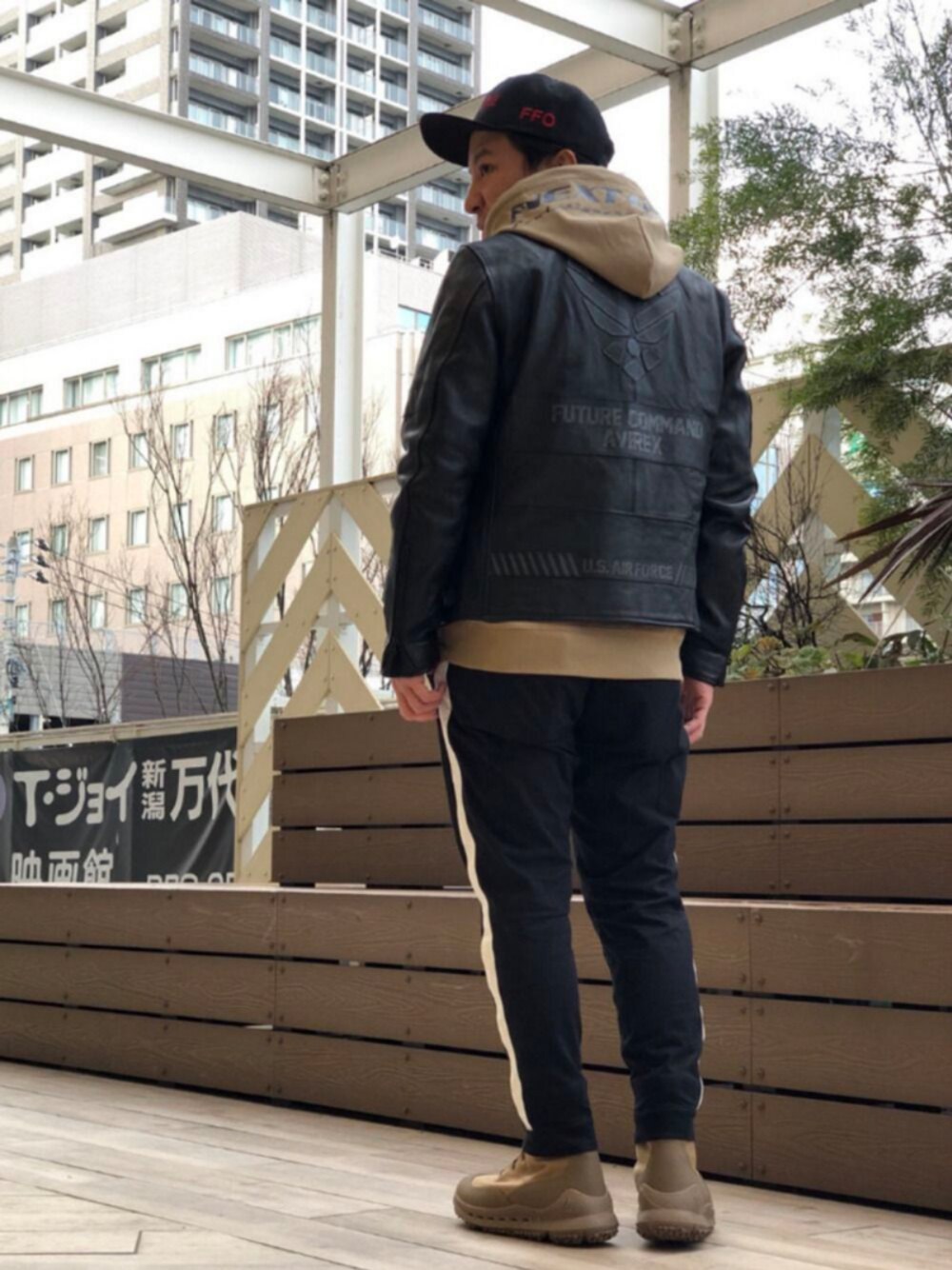 「ブーツ、AVIREX、休日スタイル、大人コーデ、春アウター、ootd、淡色コーデ、AVIREXBelle、ファッションの力を信じよう、私の推しブランド」｜「AVIREXのコマンド シングルライダース/COMAND SINGLE RIDERS（ライダースジャケット、ブラック系）」を使った、SUGAYA！さん（メンズ・164cm）の冬コーディネートの1枚目の写真