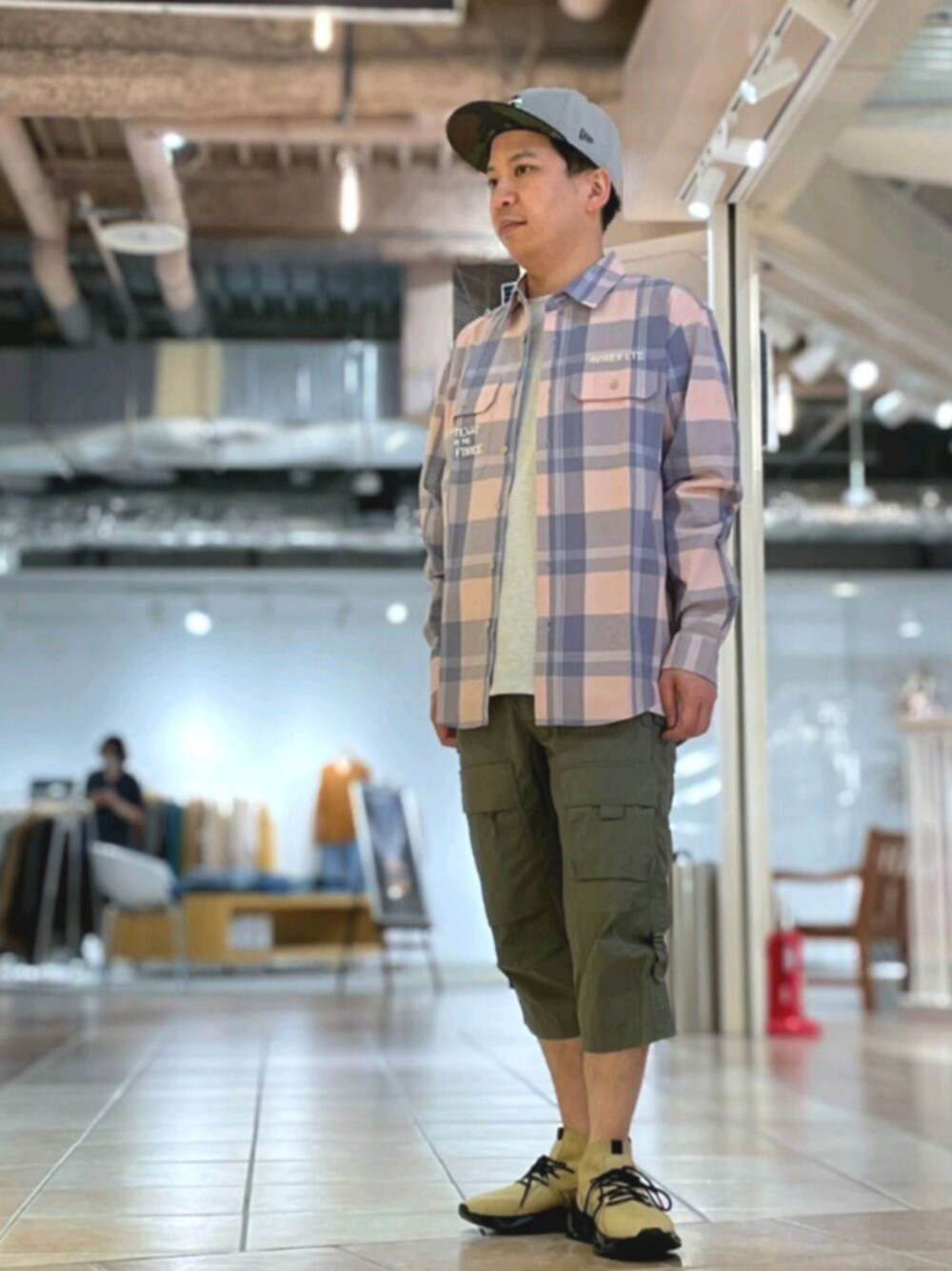 「チェック、柄シャツ、ショートパンツ、AVIREX、ootd、シンプルコーデ、春夏コーデ、AVIREXBelle、ファッションの力を信じよう、これが私をアゲる服」｜「AVIREXのチェック刺繍シャツ/L/S CHECKERD ENBROIDERY SHIRT"AIRMANSHIP"（シャツ/ブラウス、ピンク系）」を使った、SUGAYA！さん（メンズ・164cm）の春コーディネートの1枚目の写真