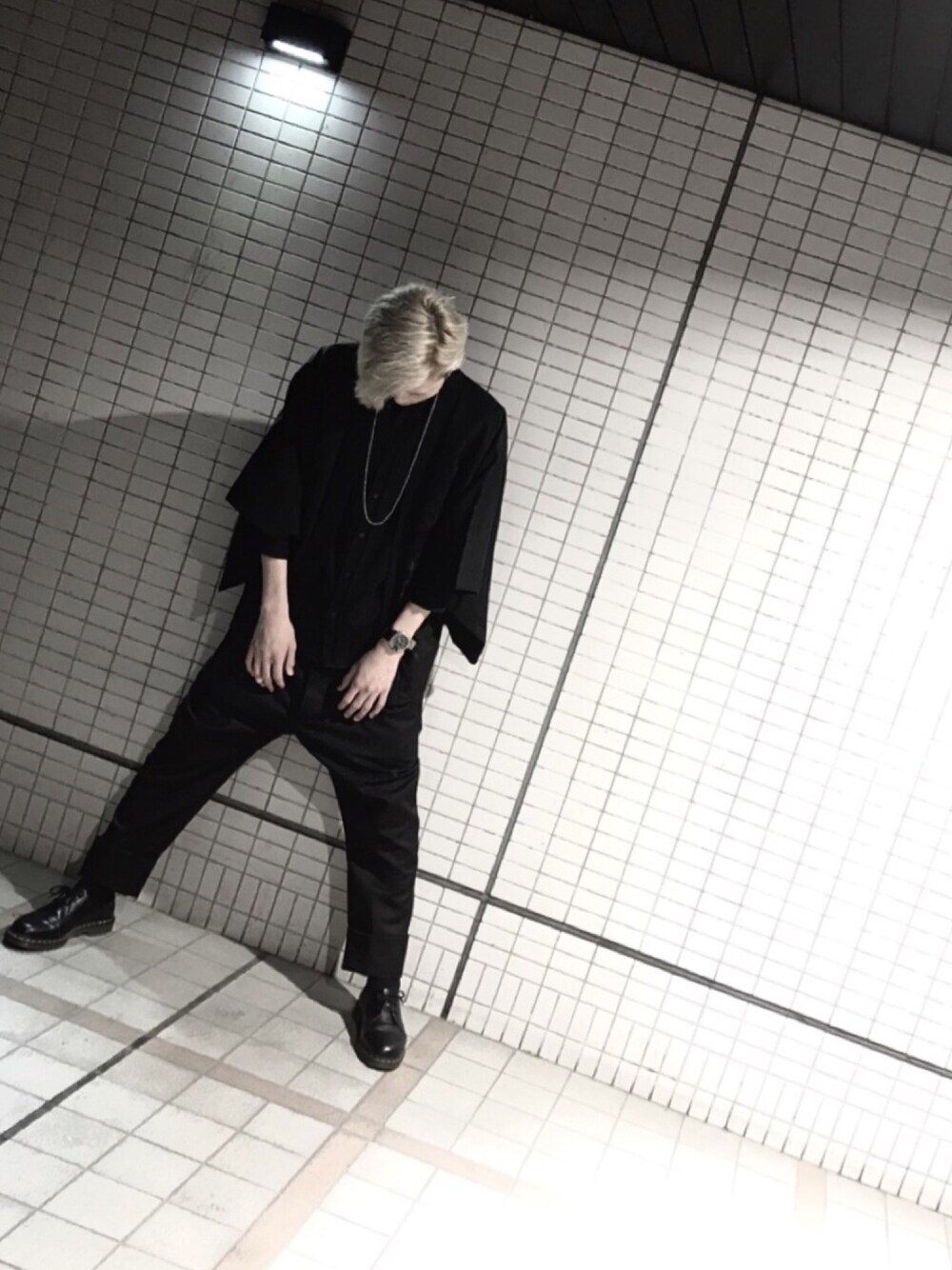 「モード、羽織り、サルエルパンツ、黒、ドクターマーチン、Vivienne Westwood、和服、モード系」｜「古着のアイテム（その他アウター、ブラック系）」を使った、utyuさん（メンズ・185cm）の夏コーディネートの1枚目の写真