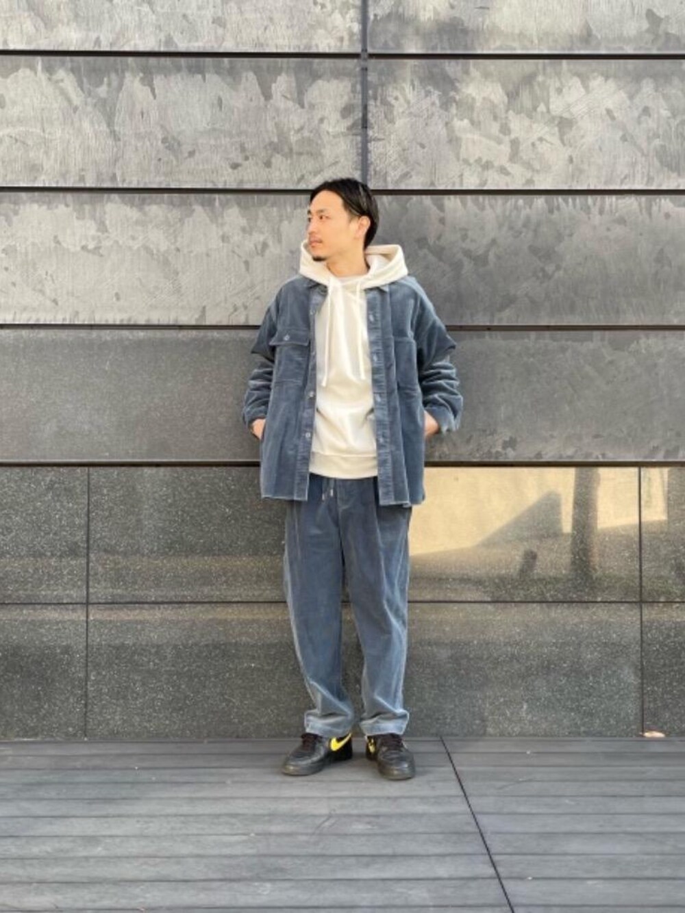 「セットアップ、コーデュロイ、ビューティ&ユース、SETUP、united arrows、beauty&youth、モンキータイム、MONKEY TIME、corduroy、ユナイテッド　アローズ」｜「MONKEY TIMEの＜monkey time＞ BRSHD FLC OUT SEAM HOODY/パーカー（パーカー、ベージュ系）」を使った、etsuさん（メンズ・173cm）の冬コーディネートの1枚目の写真