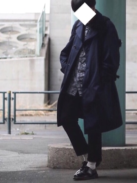 「総柄トップス」｜「アイテム（トレンチコート）」を使った、NoBさん（メンズ・176cm）の春コーディネート