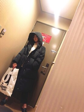 「CHARLES & KEITH（チャールズ & キース）のアイテム（スリッポン）」を使った、ELLAさん（レディース・166cm）の冬コーディネート
