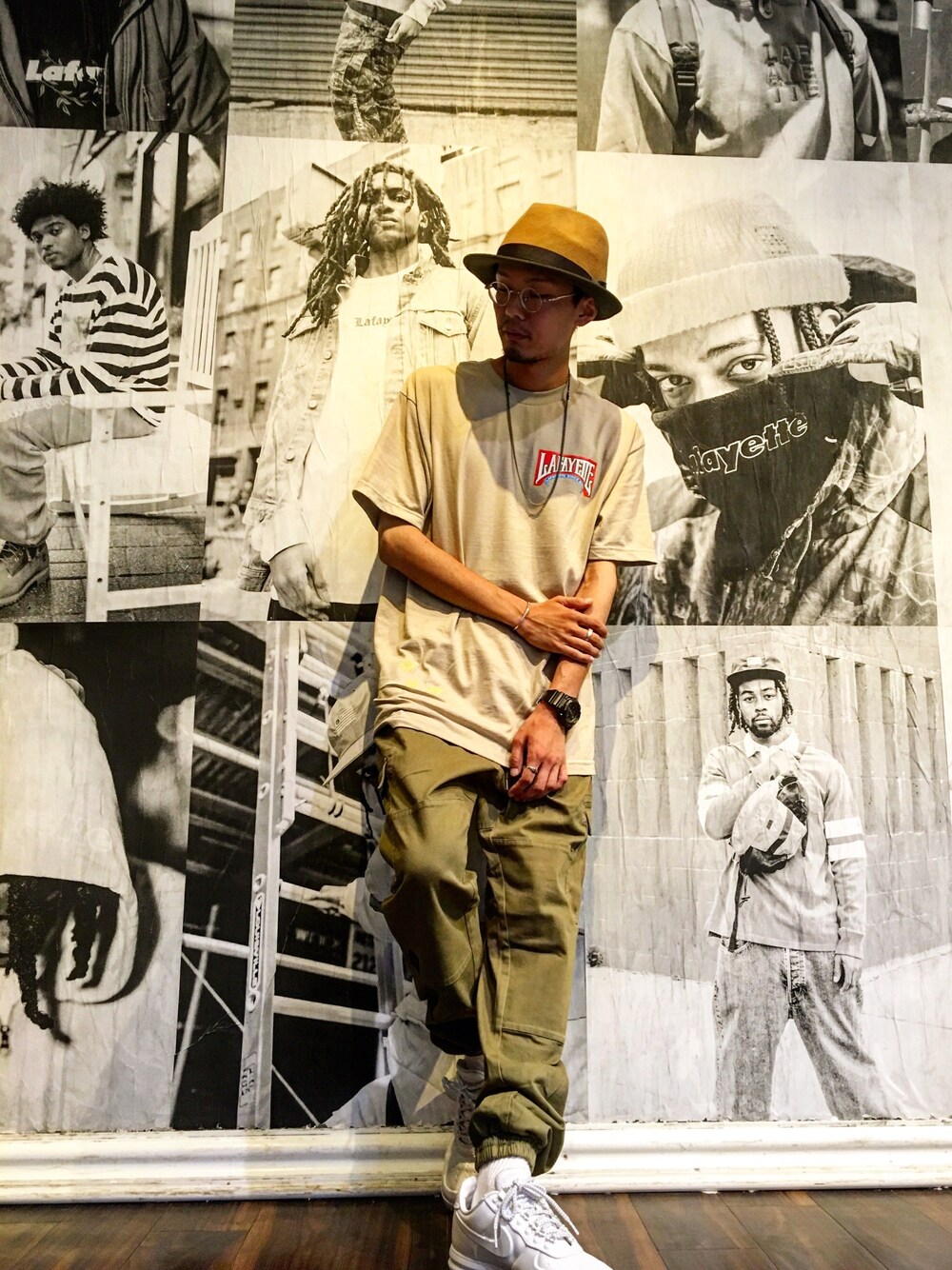 「lafayette、PRIVILEGE、ストリート、ミリタリー、ワントーンコーデ、ナイキ」｜「LafayetteのPLAYING CARD TEE（Tシャツ/カットソー、ベージュ系）」を使った、PRIVILEGE CREWさん（メンズ・182cm）の夏コーディネートの1枚目の写真