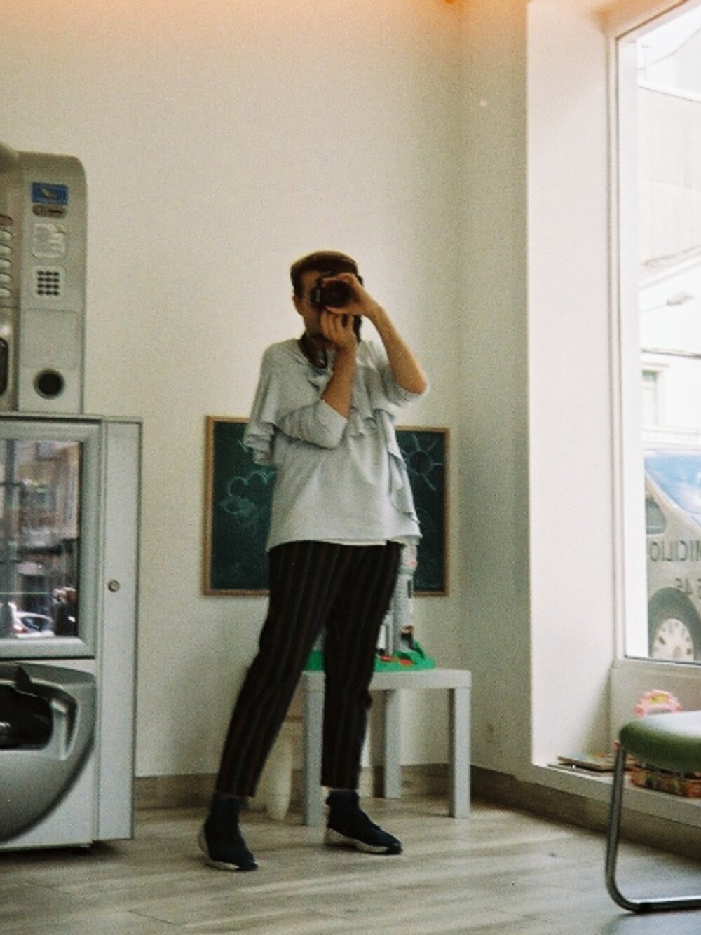 「Ruffles、sweatshirt、stripes、CAP」｜「ZARAのアイテム（パンツ、その他）」を使った、Iago Fernándezさん（メンズ・203cm）の夏コーディネートの1枚目の写真