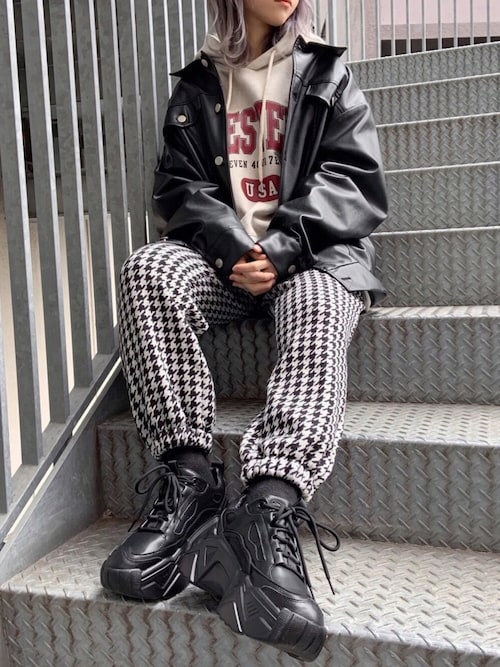 Figments（フィグメンツ）の「フェイクレザーオーバージャケット