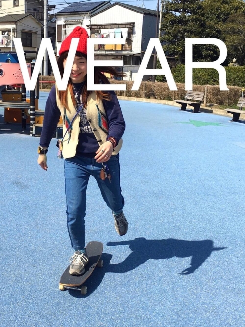 「アメカジ、古着MIX、スウェット、ORTEGA、オルテガ、デニム、パンツスタイル、スニーカー、公園、スケボー」｜「GLOBAL WORKのラインデニムパンツ/705474（その他パンツ、ブルー系）」を使った、7sugarさん（レディース・155cm）の春コーディネートの1枚目の写真