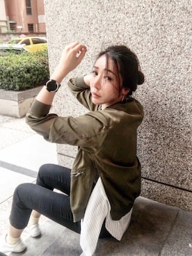 「緑」｜「アイテム（MA-1）」を使った、MoMoさん（レディース・169cm）の春コーディネート