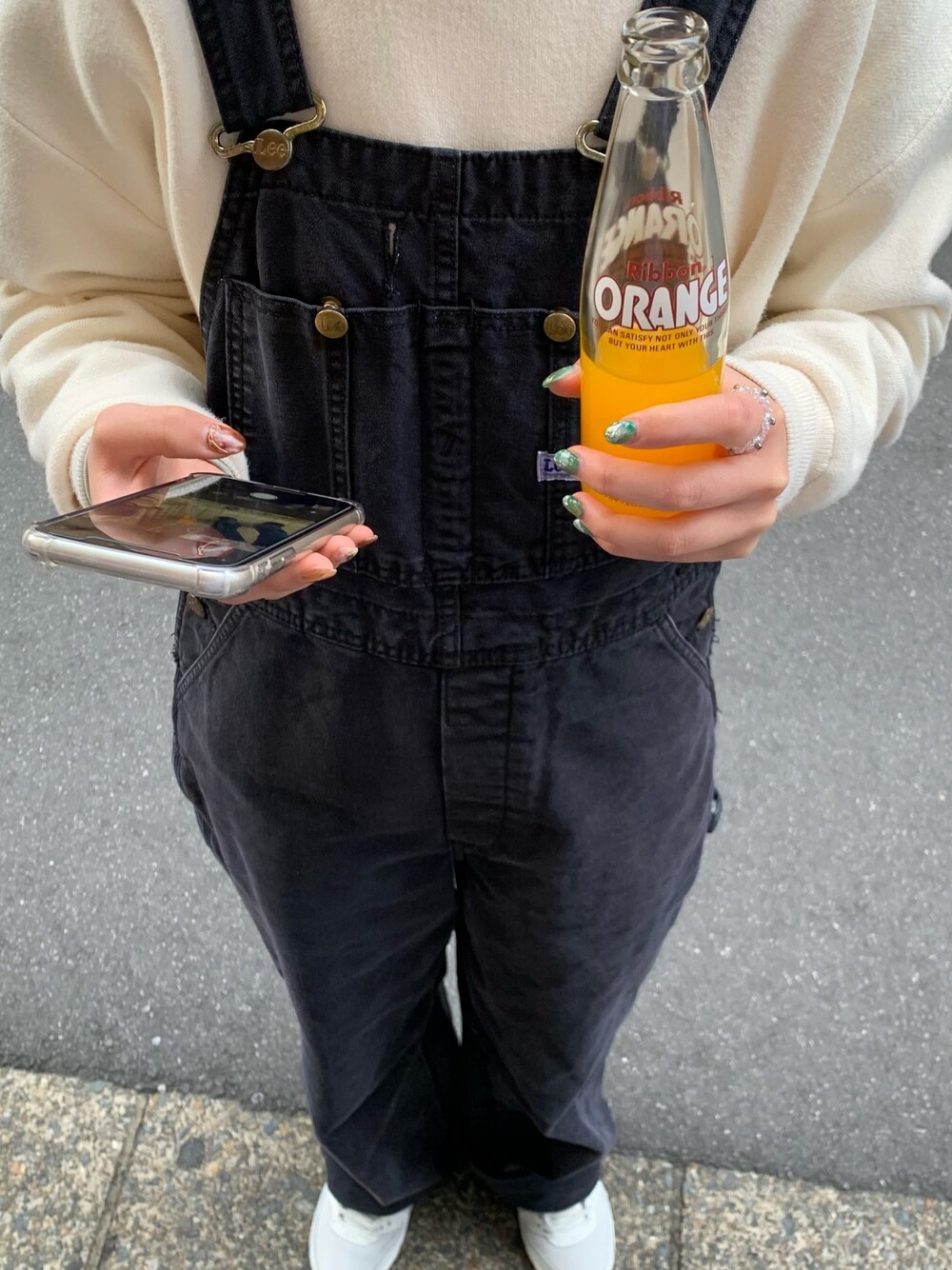 「LEE、古着、NIKE」｜「Leeの【WEB限定】【Lee】オーバーオール（つなぎ/オールインワン、ブラック系）」を使った、m.さん（レディース・159cm）の夏コーディネートの1枚目の写真