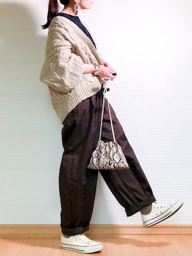 「petitcro（プティクロ）のpetitcro  ワイドバングル PCKB1901001（バングル/リストバンド）」を使った、sc___dyさん（レディース・156cm）の冬コーディネート