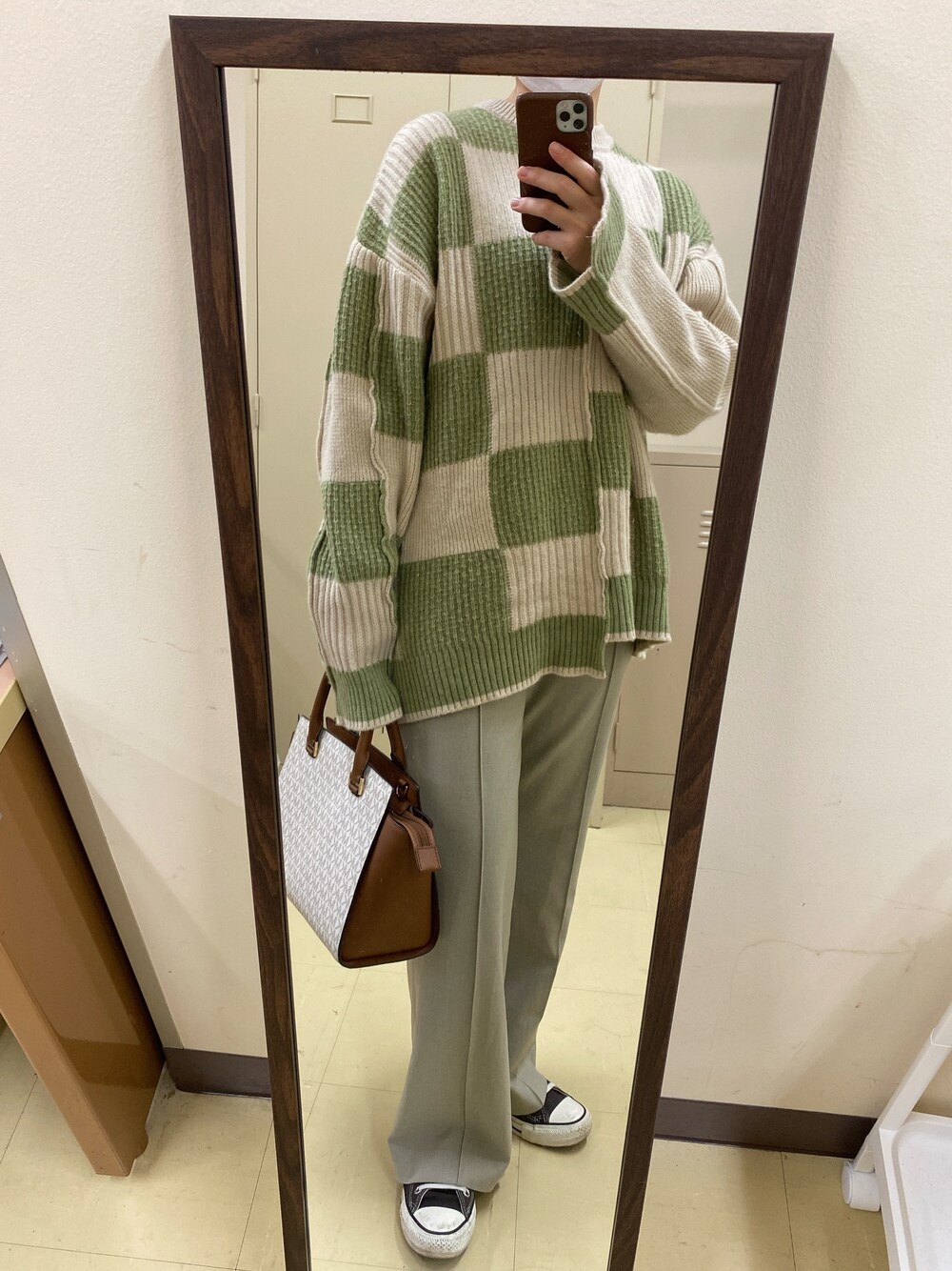「PUBLIC TOKYOのアイテム（ニット/セーター、グリーン系）」を使った、Kanaさん（レディース・156cm）の冬コーディネートの1枚目の写真
