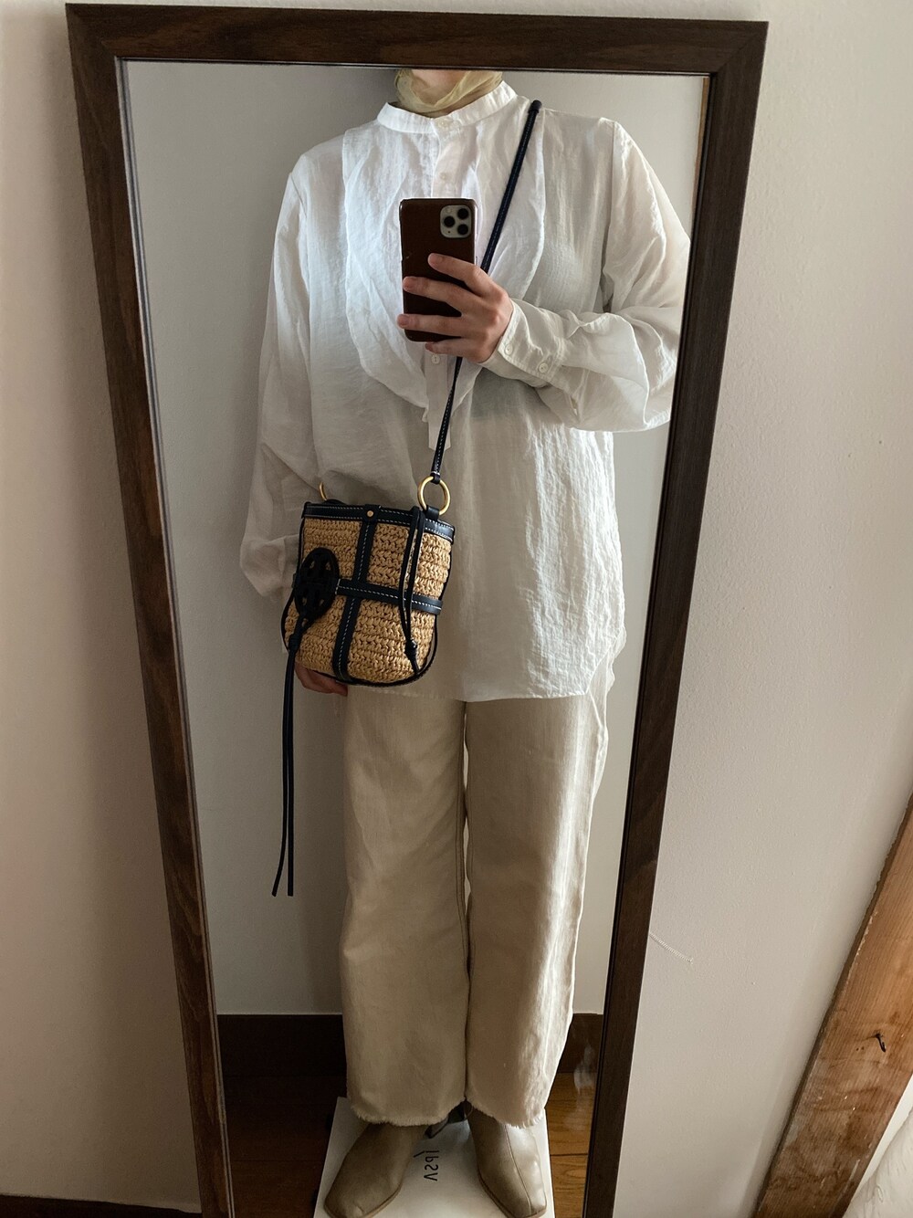 「PUBLIC TOKYOのアイテム（シャツ/ブラウス、ホワイト系）」を使った、Kanaさん（レディース・156cm）の春コーディネートの1枚目の写真