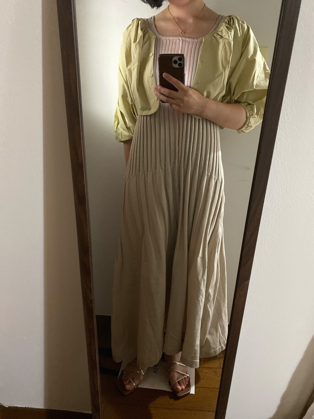 「mysticのアイテム（ワンピース、ベージュ系）」を使った、Kanaさん（レディース・156cm）の夏コーディネートの1枚目の写真
