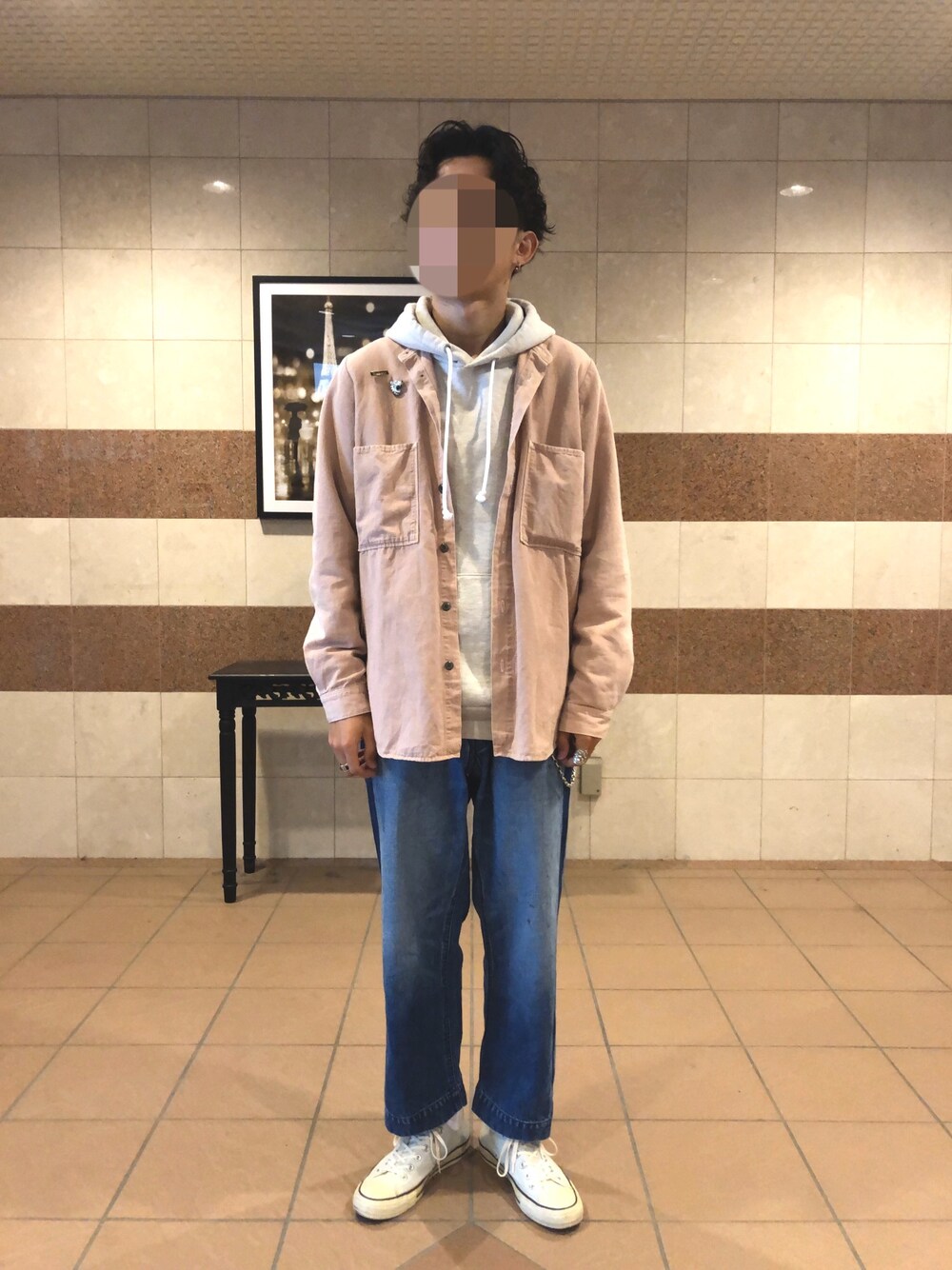 「お洒落さんとつながりたい、春、ワイドパンツ、パーカー、BRU NA BOINNE、アーバン リサーチ ドアーズ(URBAN RESEARCH DOORS)、コンバース、ootd、休日スタイル、春コーデ」｜「URBAN RESEARCH DOORSのプルオーバー フーディー（パーカー、ホワイト系）」を使った、ヒロさん（メンズ・173cm）の春コーディネートの1枚目の写真