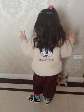 「MICKEY MOUSE（ミッキーマウス）のアイテム（ジャケット/アウター）」を使った、Abbyさん（キッズ・110cm）の冬コーディネート