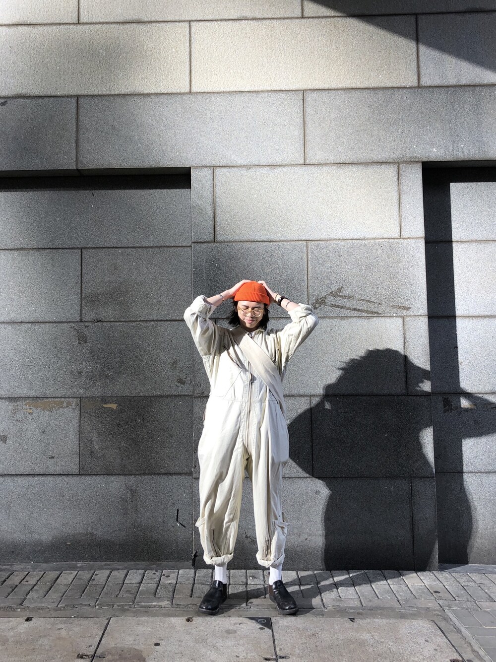 「ootd、街頭穿搭、復古、oversize、vintage、古着MIX、阿美咔嘰」｜「Nigel Cabournのアイテム（つなぎ/オールインワン、ベージュ系）」を使った、Astonさん（メンズ・174cm）の冬コーディネートの1枚目の写真
