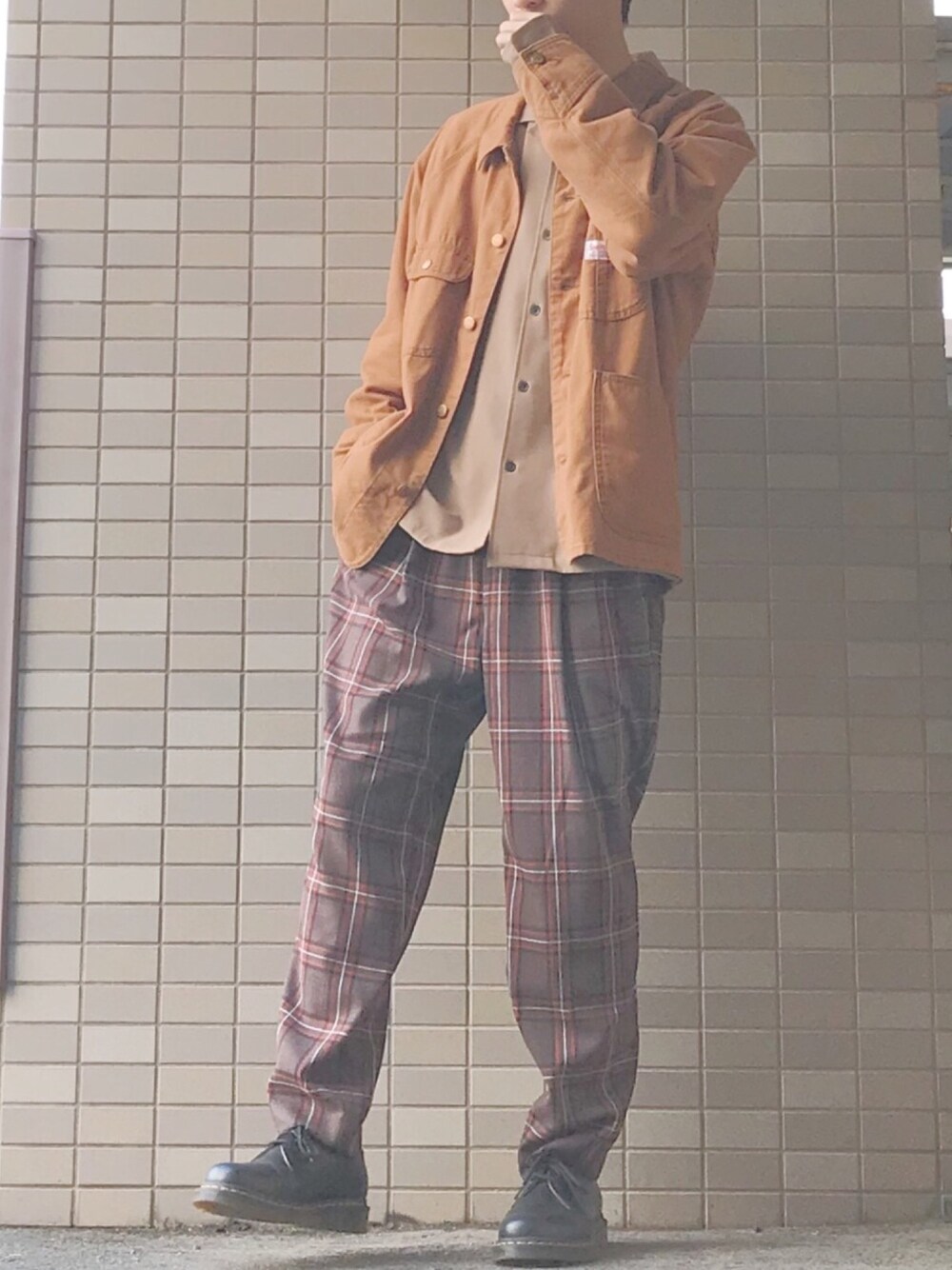 「カバーオール、オープンカラーシャツ、チェック、チェックパンツ、GU、coen、Lui's、Dr.Martens、2018マイベストコーデ」｜「GUのアイテム（シャツ/ブラウス、ベージュ系）」を使った、まさはるさん（メンズ・170cm）の冬コーディネートの1枚目の写真