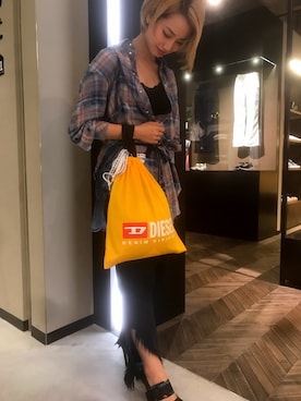 「DIESEL（ディーゼル）のWOMEN’S　チェックロングシャツ（シャツ/ブラウス、ブルー系）」を使った、miho kobayakawaさん（レディース・160cm）の夏コーディネート