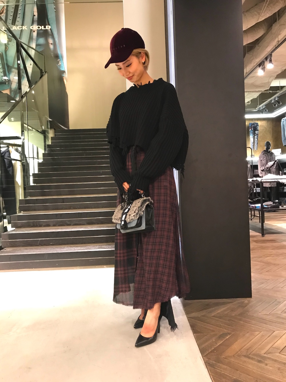 「Diesel、DIESEL OSAKA」｜「DIESELのユニセックス キャップ（キャップ、レッド系）」を使った、miho kobayakawaさん（レディース・160cm）の夏コーディネートの1枚目の写真