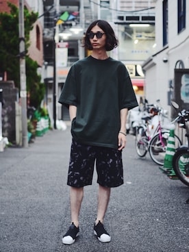 「OLIVER PEOPLES」｜「アイテム（スリッポン）」を使った、SOSUKEHATTORIさん（メンズ・181cm）の春コーディネート