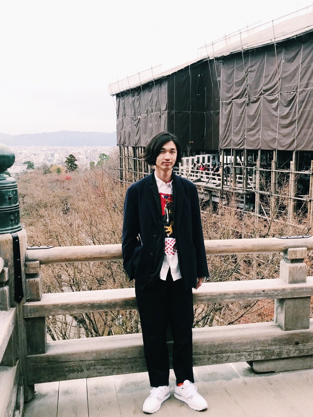 「ZOZO公認ユーザー、冬コーデ、オーバーサイズ、ダウンジャケット、ネイビー、LAD MUSICIAN、COMME des GARCONS、name.、reebok、きれいめカジュアル」｜「Name.のPIN STRIPE WOOL TAILORED JACKET size2（テーラードジャケット、ブルー系）」を使った、SOSUKEHATTORIさん（メンズ・182cm）の冬コーディネートの1枚目の写真